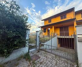 VILLA A SCHIERA A CEVA