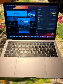 Macbook pro 2017 13” INTEL I5 8GB RAM 250GB