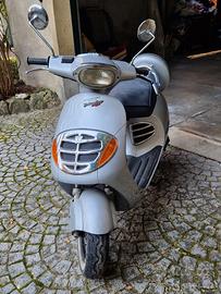 scooter / moto Malaguti Yesterday 50cc