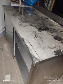 banco da lavoro  in cucina 