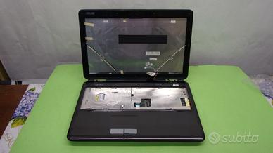 Notebook Asus X5DIJ, scocca costituita parte infer