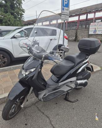 Scooter Piaggio Beverly 400