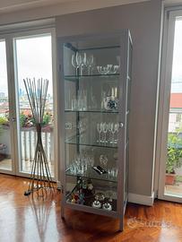 Elegante Vetrina in Cristallo - Design Moderno