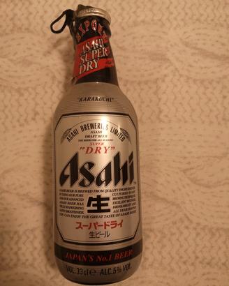 Bottiglia vuota birra Asahi 