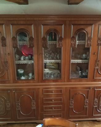 MOBILI IN LEGNO STILE CLASSICO