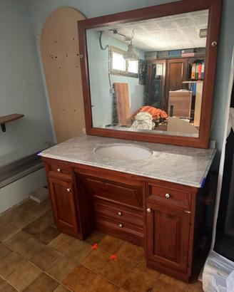 mobile bagno in legno massello con piano in marmo