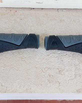 manopole per bicicletta con grips nuove