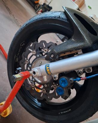 R6 pronto pista