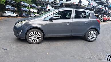 OPEL CORSA 2013 SOLO PER RICAMBI