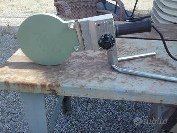 Strumento per saldare tubi