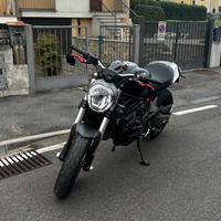 Ducati Monster 821 - 2015