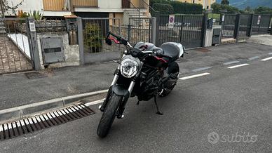 Ducati Monster 821 - 2015