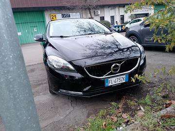 Auto Volvo V40 D2 