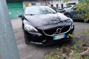 Auto Volvo V40 D2 