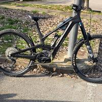 canyon torque on cf8 2024 batteria  900Wh 2025