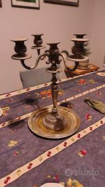 Candelabro antico in peltro grigio