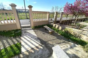 Villa di 208 m² con 5 locali e box auto a Trino