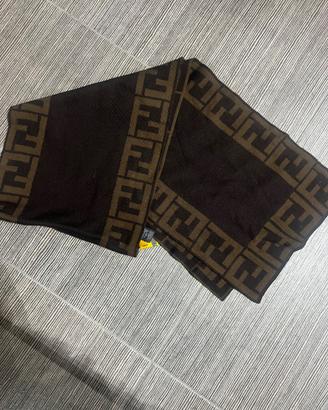Sciarpa Fendi come nuova