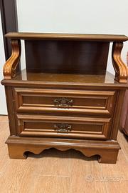 Comodino in legno