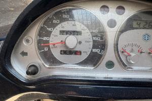 Beverly 300 anno 2010