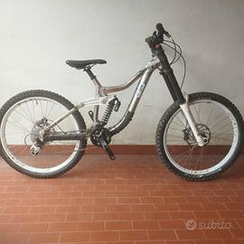 bike da DH KONA 