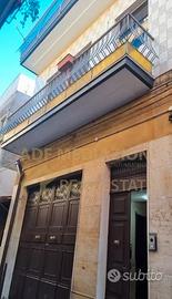 Intero Stabile Rifinito Con Garage In Centro