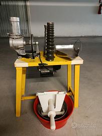 macchina per fare la passata di pomodoro 