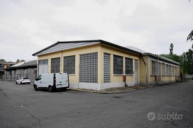 Immobile di 140 m² con 1 locale a Rozzano
