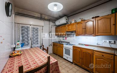 CASA INDIPENDENTE CON TERRENO