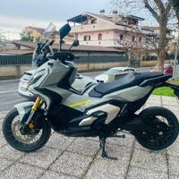 HONDA X-ADV 750 TUTTO INCLUSO ANCHE PASSAGGIO!