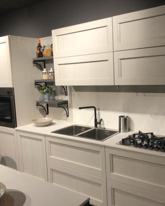 Cucina in svendita a prezzo di fabbrica nuova