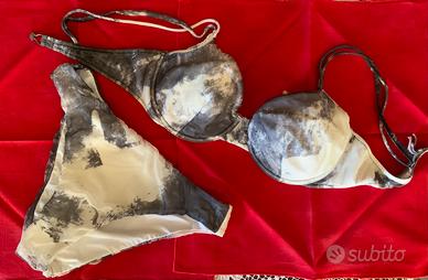 Bikini Christies