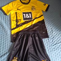 Completo. Borussia Dortmund taglia S
