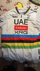 Maglia firmata Pogacar