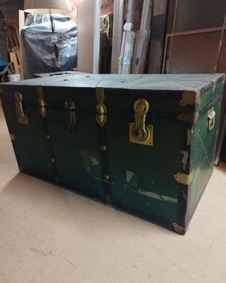 Baule vintage in metallo