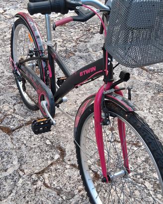 Bici ragazza, usata veramente  poco.