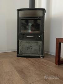 stufa a legna in ghisa