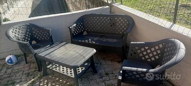 Tavolino Poltrone Divanetto da giardino 