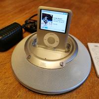 Apple iPod Nano A1236 4GB + JBL On Stage