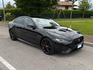 Jaguar XE 2.0D 204cv R-DYN BLACK