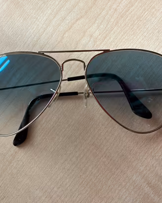 Occhiali Rayban con lente azzurra blu sfumata