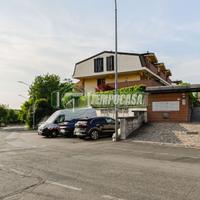 3 LOCALI DOPPI SERVIZI CON TERRAZZO ULTIMO PIANO