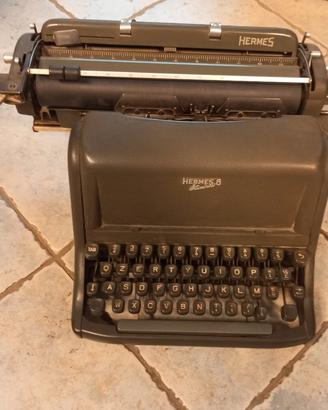 Macchina da scrivere Hermes Standard 8, anno 1964.