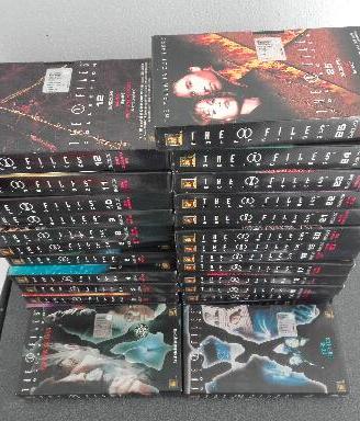 27 Vhs videocassette Serie " The X files "