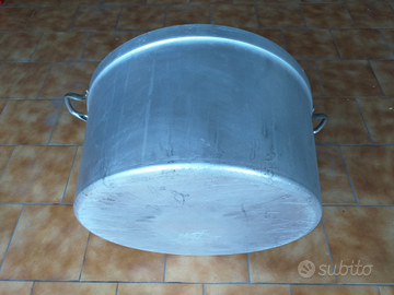 Pentola grande per conserva