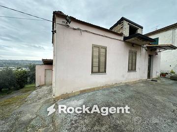 Villa di 138 m² con più di 5 locali a Miglianico