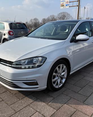 Volkswagen Golf 2.0 TDI DSG 5p. Executive BlueMoti