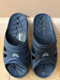 Ciabatte da bambino.