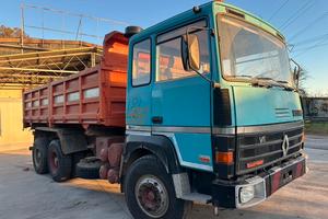 Renault R420 3 assi ribaltabile
