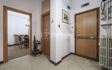 5 LOCALI ALLA BARCA CON CANTINA E POSTO AUTO!